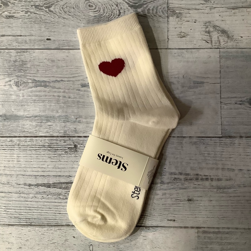 Stems Heart Print Ribbed Crew Socks